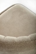 r644243bebcafe-2010001195467-5.jpg
